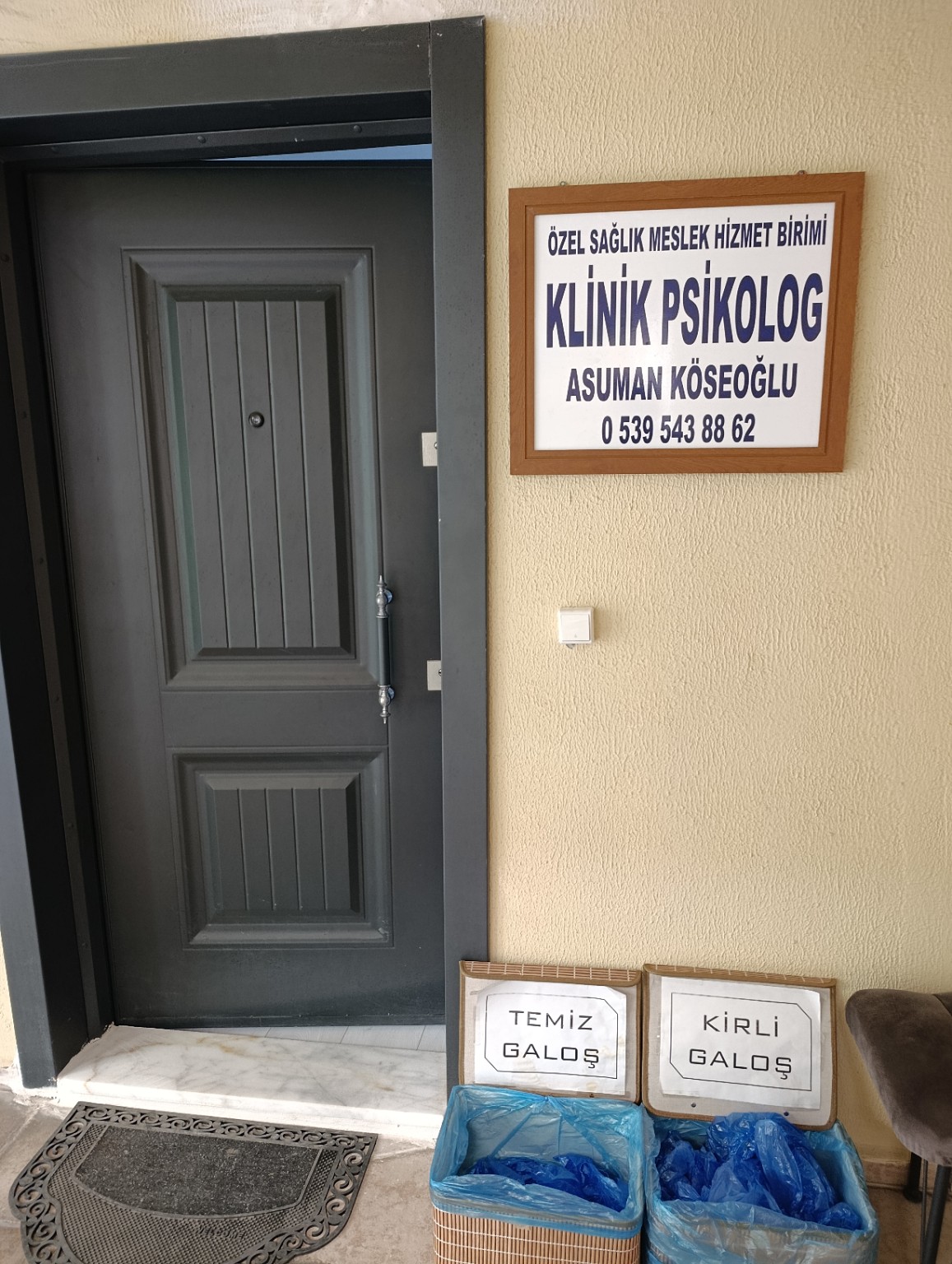 Danışmanlık merkezi girişi